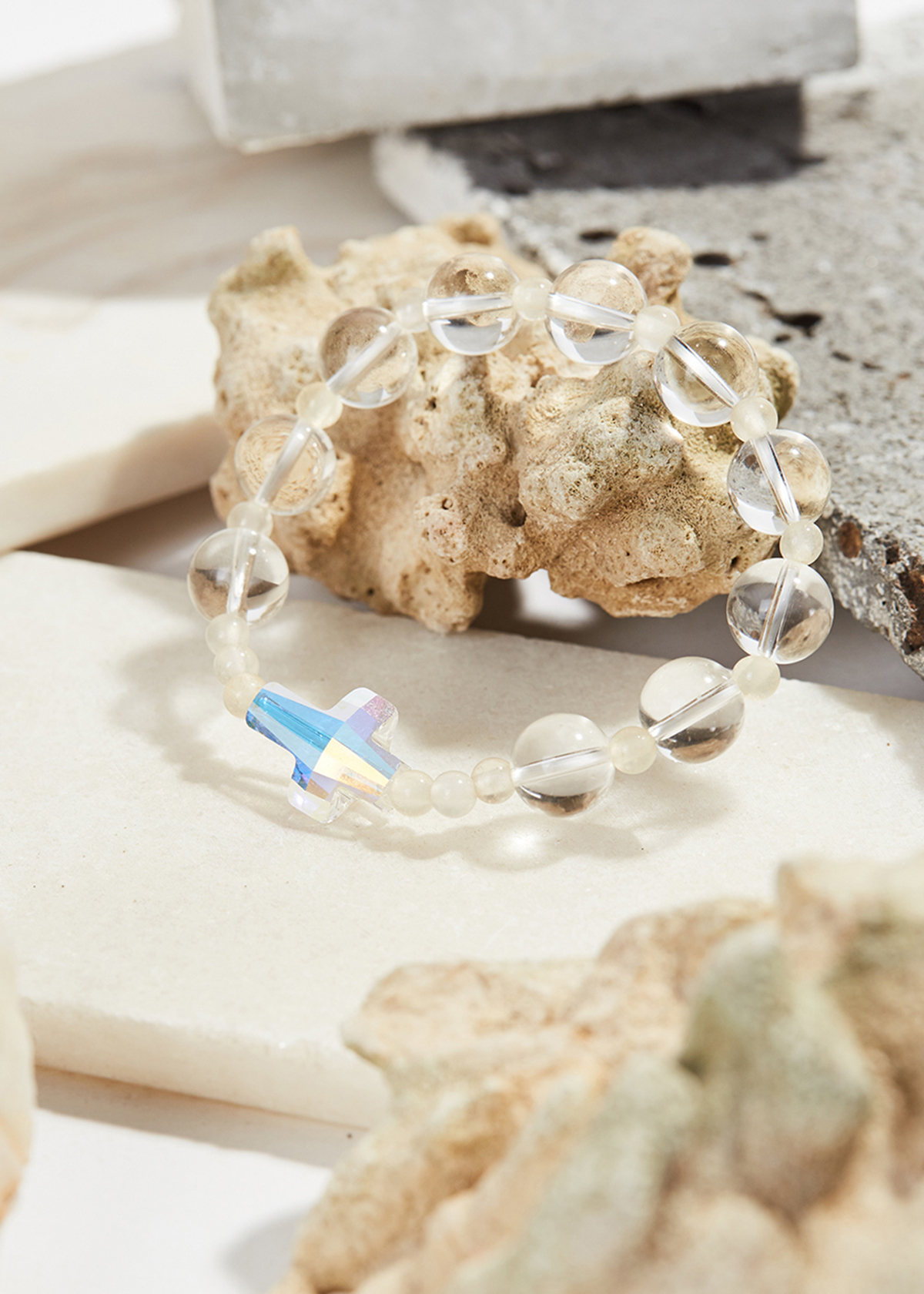 Vòng Tay Mân Côi Đá Thạch Anh Trắng Thánh Giá Pha Lê Hạt 10mm ,Ni 52 - Ngọc Quý Gemstones