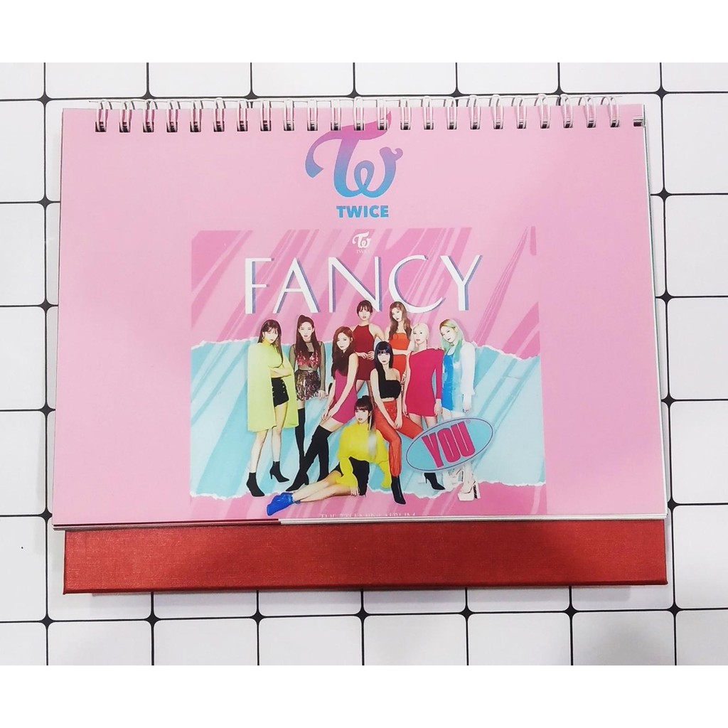 Lịch để bàn 2020 twice size lớn 17x21cm trưng bày trang trí in hình nhóm nhạc idol Hàn Quốc tặng thẻ Vcone