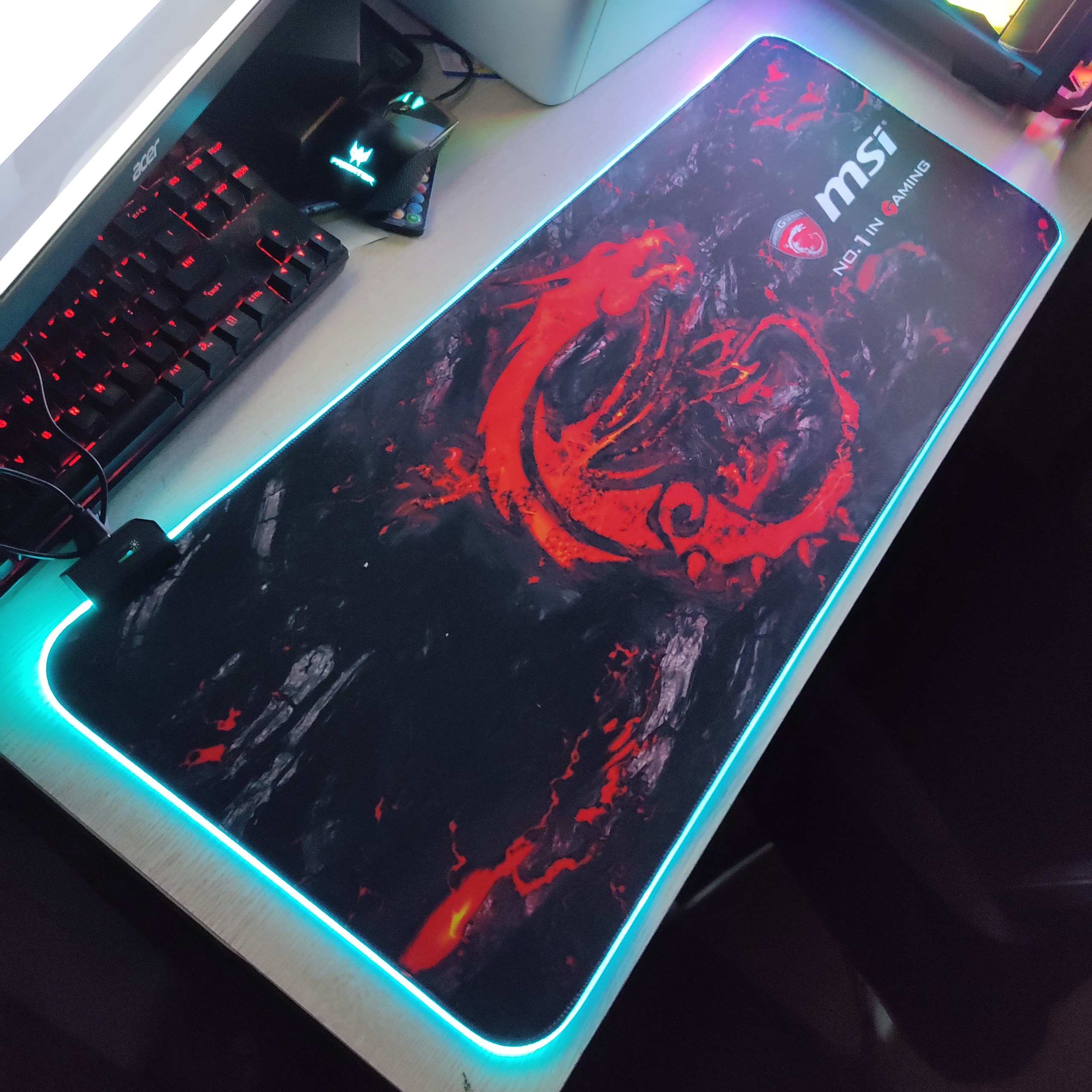 Mouse Pad, bàn di chuột, lót di chuột tích hợp Led RGB MSI sáng viền, kích thước 80cm x 30cm dày 4mm - Hàng nhập khẩu