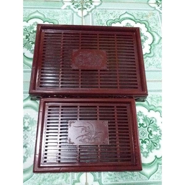 - Khay trà nhựa giả gỗ 40x30x7cm và 32x22x6cm