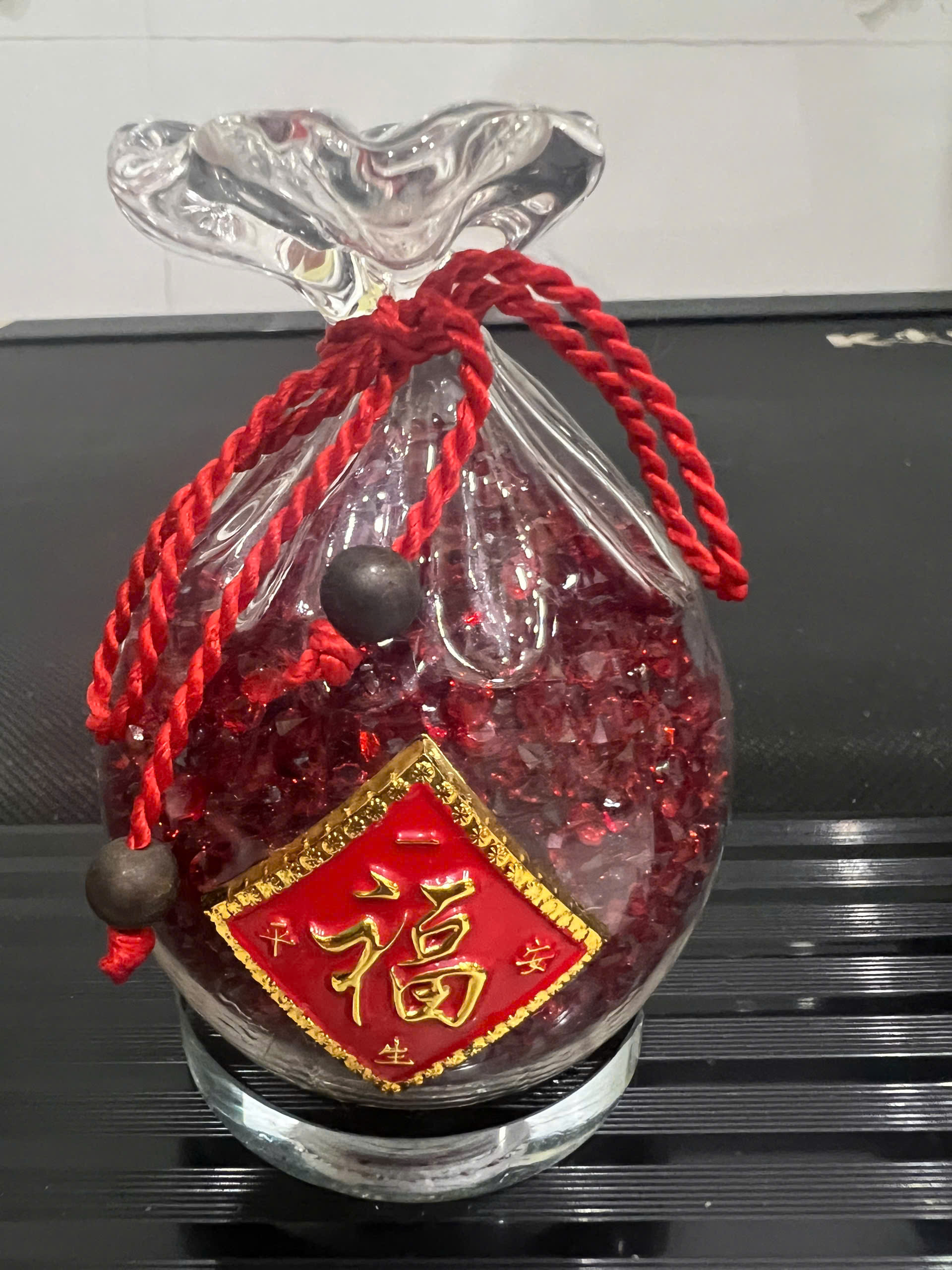 Tượng Túi Tiền Để bàn làm việc và xe hơi Thạch Anh ĐỎ ĐÔ ĐẬM ĐẸP tự nhiên cao 10cm x 7cm hợp mệnh HỎA THỔ trưng rất đẹp xinh may mắn ạ