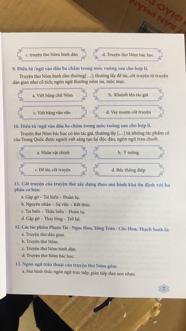 Sách - Ngữ văn 11 đề ôn luyện và kiểm tra dùng ngữ liệu ngoài SGK