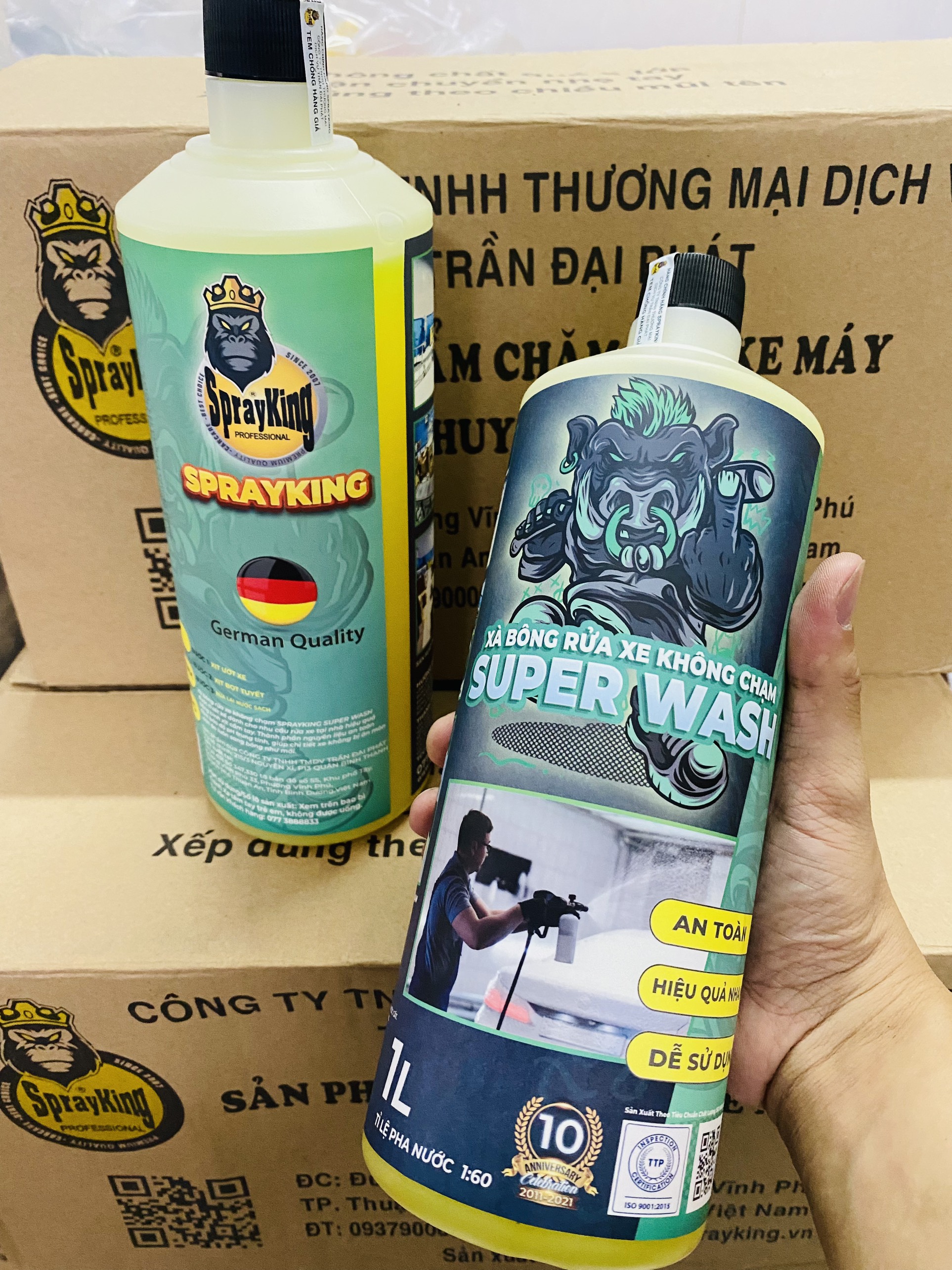 Nước rửa xe bọt tuyết không chạm SPRAYKING SUPER WASH 1 Lít, rửa xe siêu sạch, siêu sáng bóng, tạo bọt mịn nhiều bọt