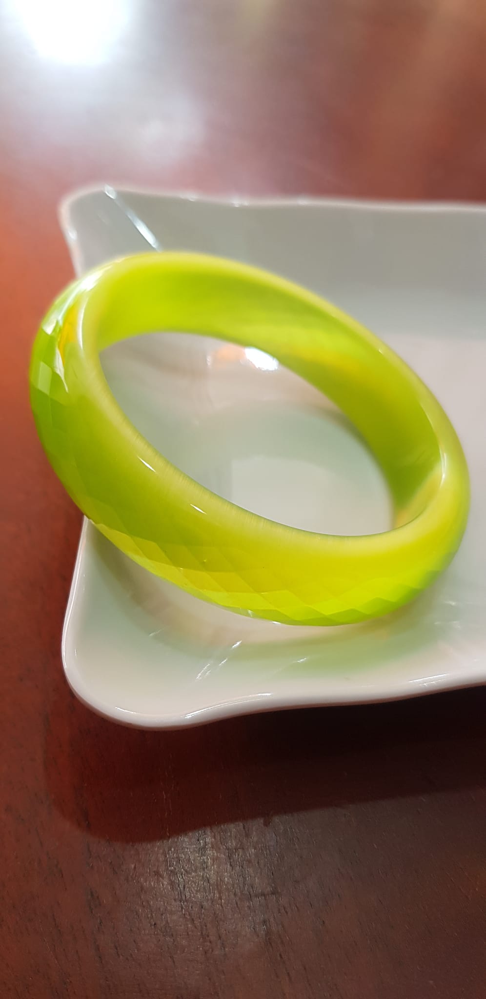 Vòng tay bản hẹ đá mắt mèo giác xanh đợt chuối tươi sáng mới đẹp lạ vòng Ni 55mm x Cao 15mm x dầy 7mm nữ mệnh mộc mệnh hoả 52kg - 56kg đeo rẻ đẹp