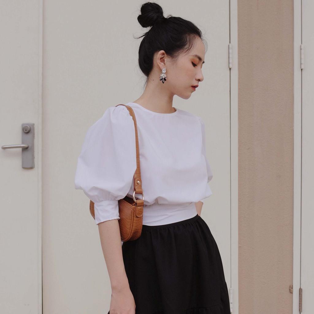 KIOBI – Áo kiểu Lara form suông, cổ tròn, tay phồng bản, eo thắt nơ điều chỉnh sau lưng, vải kate silk trắng - KIA19103T