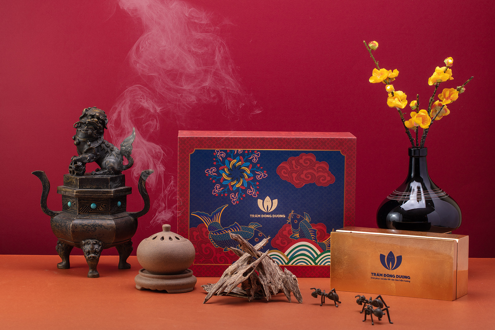 Trầm Hương - Bộ Quà Tặng Tâm - Bao gồm: Trầm Kiến, Bộ xông Trầm hương điện bằng gốm Hồng Sa và Hộp sơn mài truyền thống