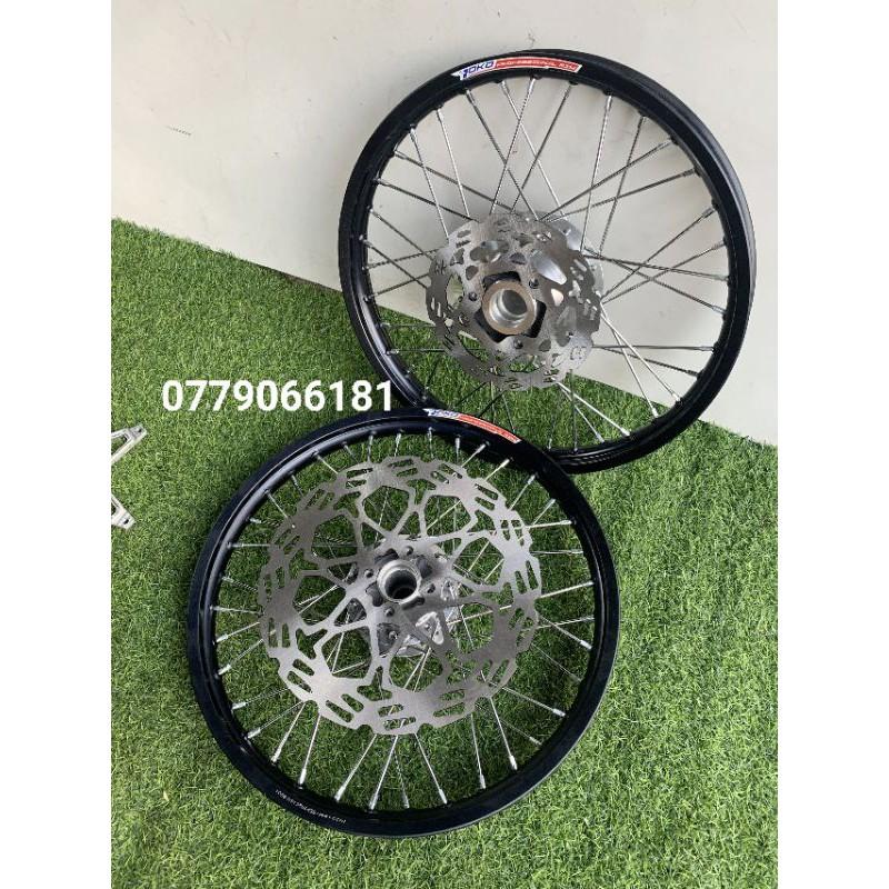 BÁNH CĂM CHO XE RAIDER SATRIA NIỀNG YOKO KÈM 2 ĐĨA TRƯỚC SAU HOẶC PAD LÒNG NHÔM XÀI LẠI ĐĨA ZIN ĐÃ RÚT CĂM GẮN VỪA KHÔNG CHẾ