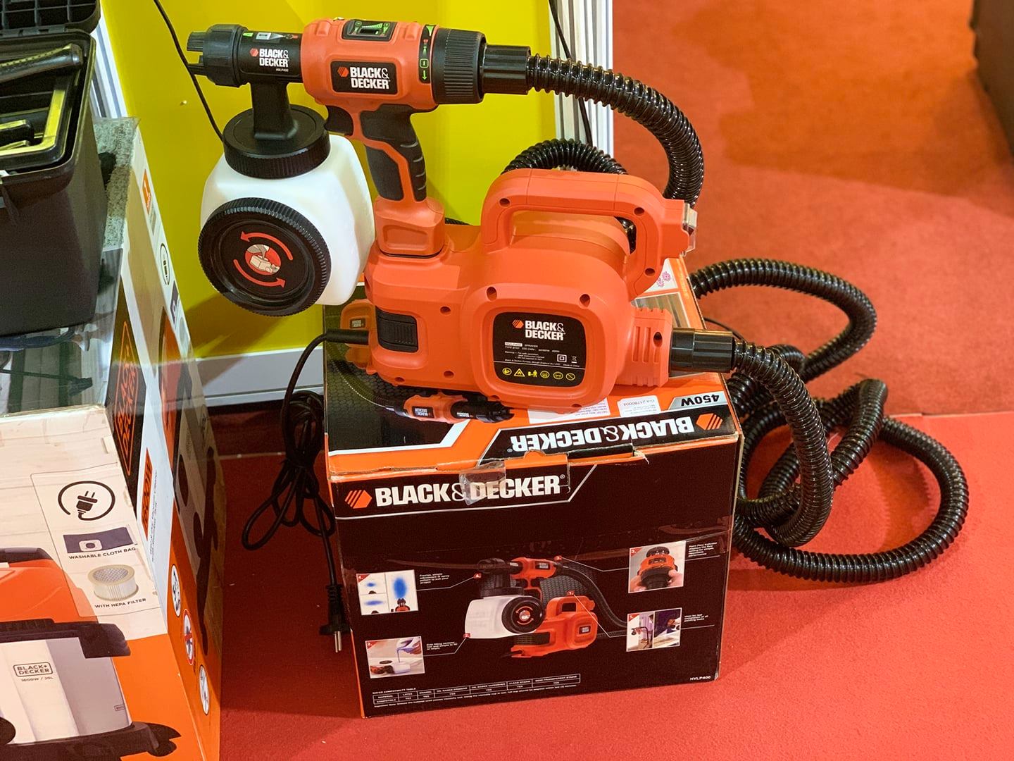 Máy phun sơn dùng điện 450w 1200ml BLACK &amp; DECKER HVLP400-B1- Hàng chính hãng