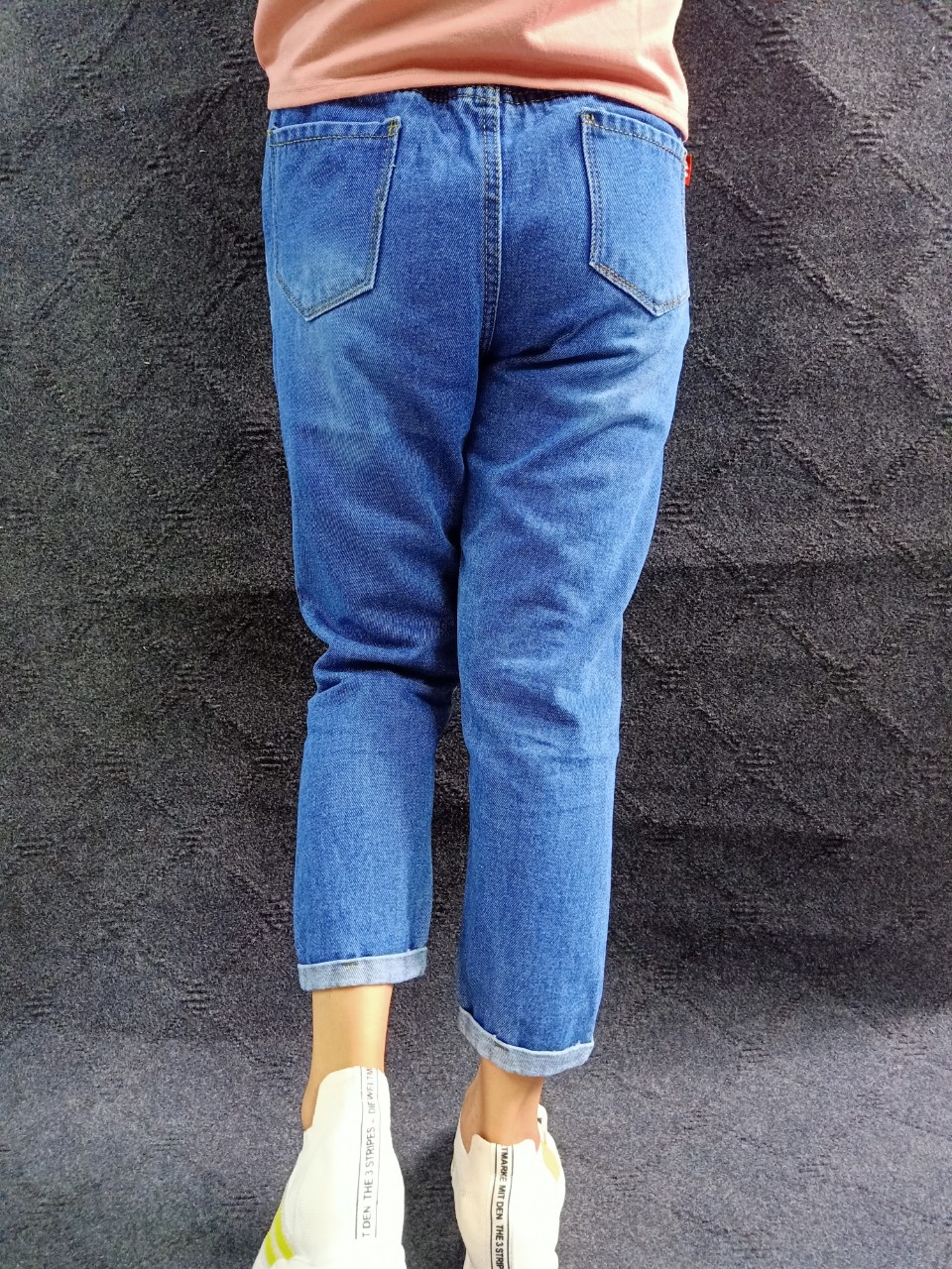 Quần Baggy Jean Nữ Mẫu Rách Lưng Thun Lật Lai Màu Xanh Đậm