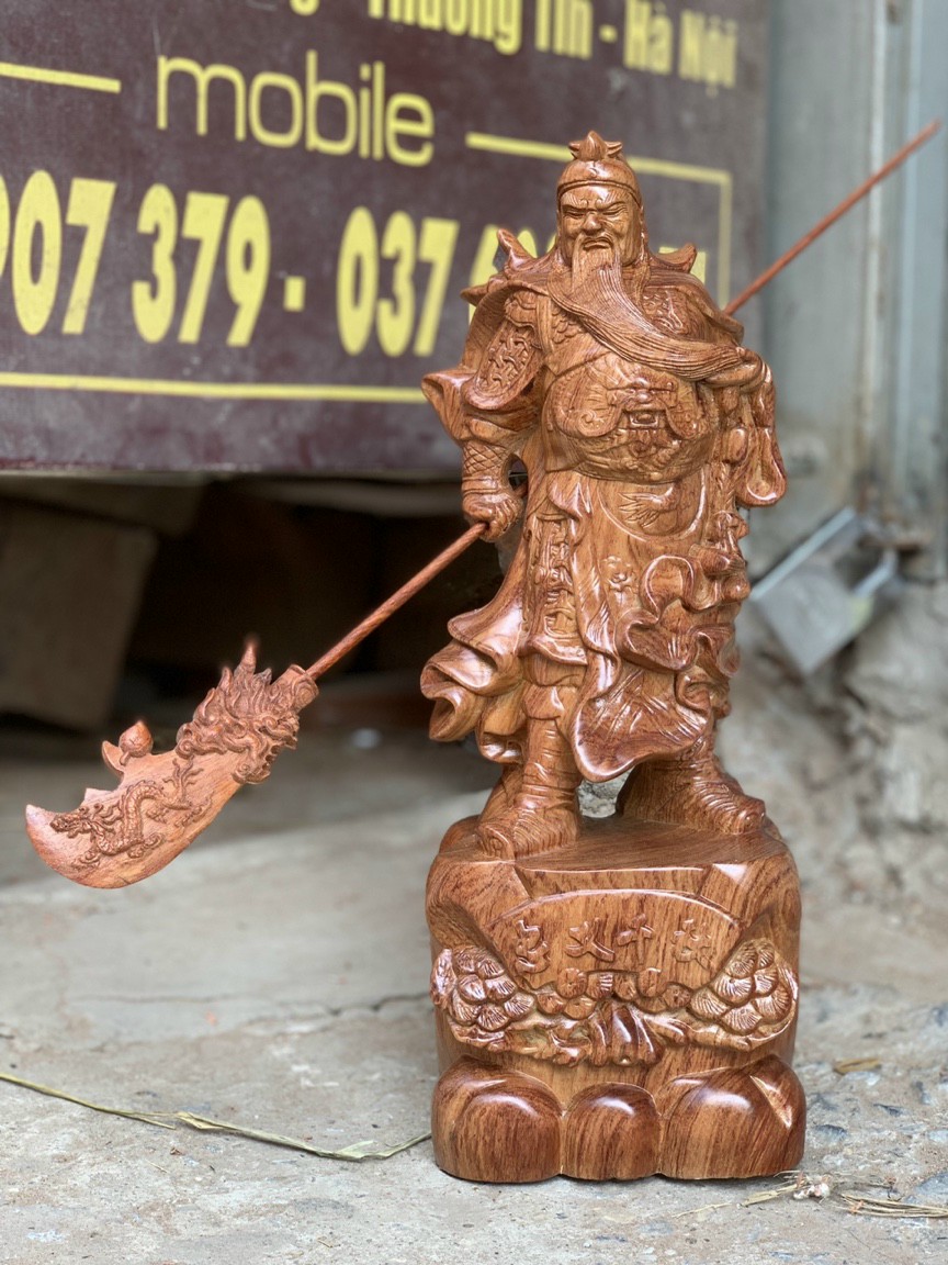 Tượng quan công cầm đao gỗ hương kt cao 60cm