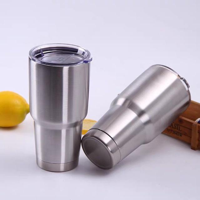 Combo Ly giữ nhiệt Thai Lan Yeiti 900ml theo màu logo ngẫu nhiên