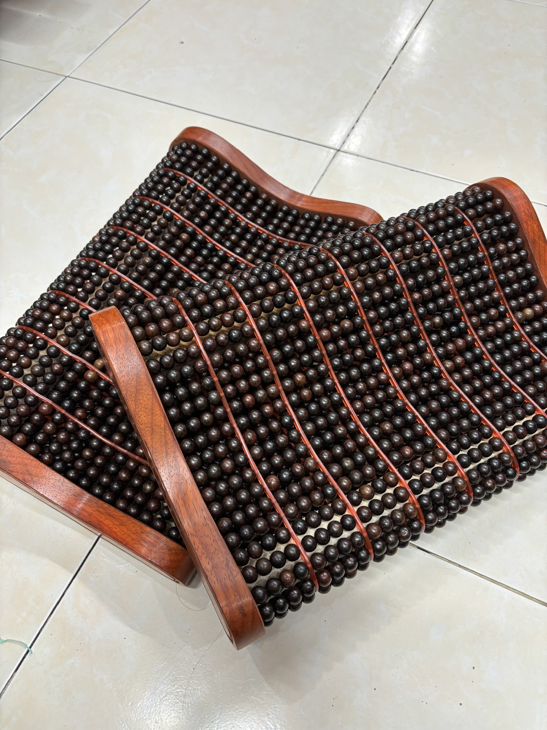 Gối Công Thái Học Gỗ Mun Cao Cấp - Kích Thước 43cmx24cmx8/4cm ( video , hình thật )