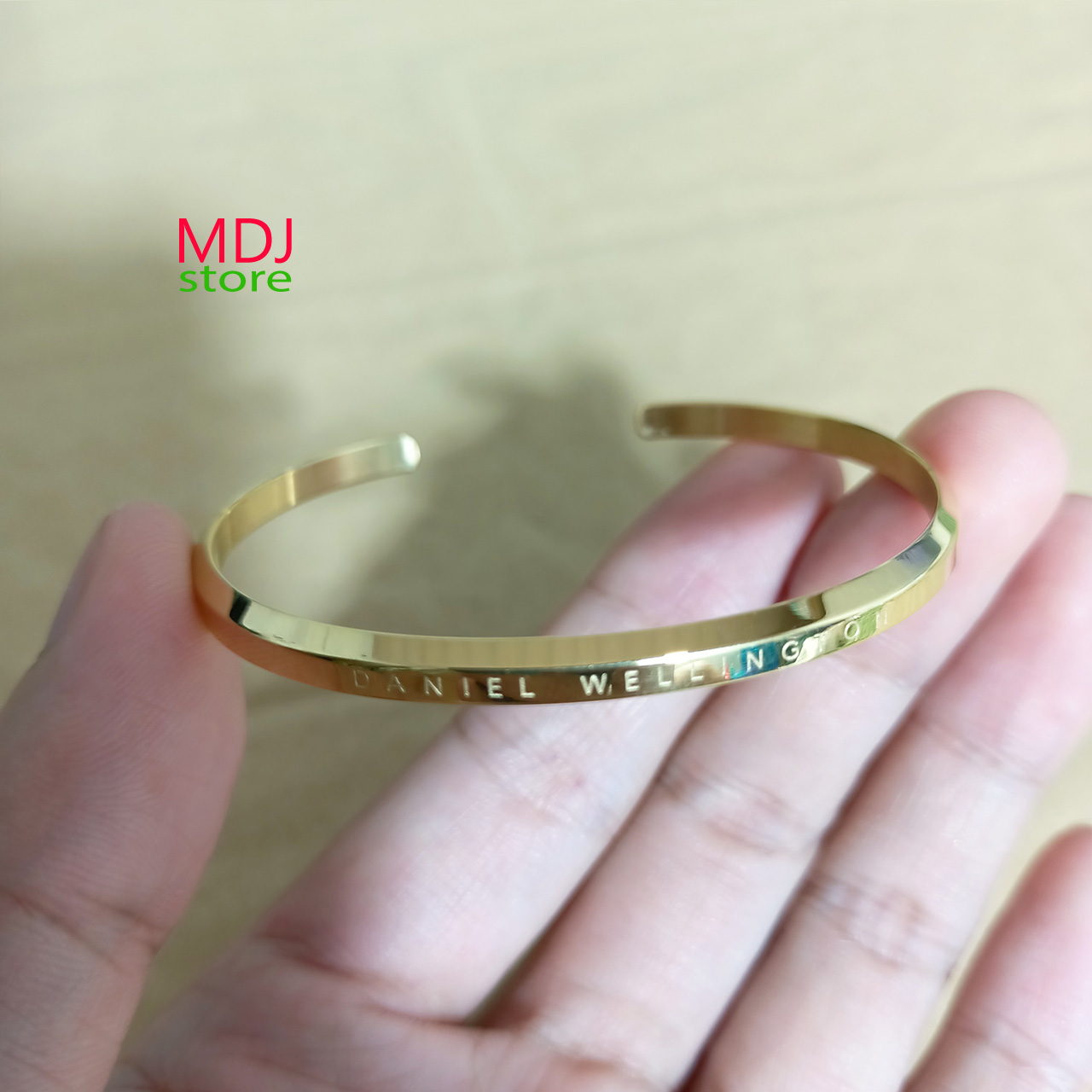 Cuff tay chữ C DW ver1 thép Titaninum không rỉ loại đẹp, Lắc tay đôi MDJ thép sáng bóng