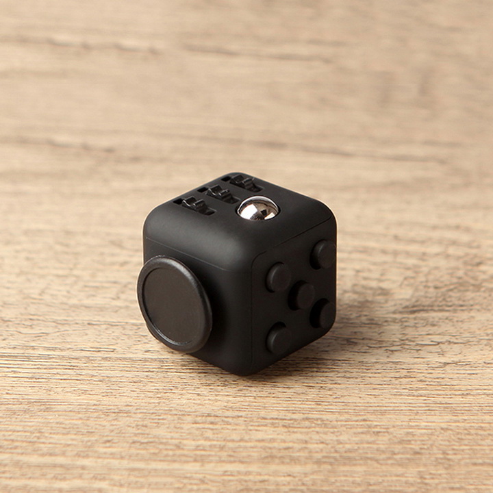 Fidget Cube khối vuông thần kì giảm stress - Màu ngẫu nhiên