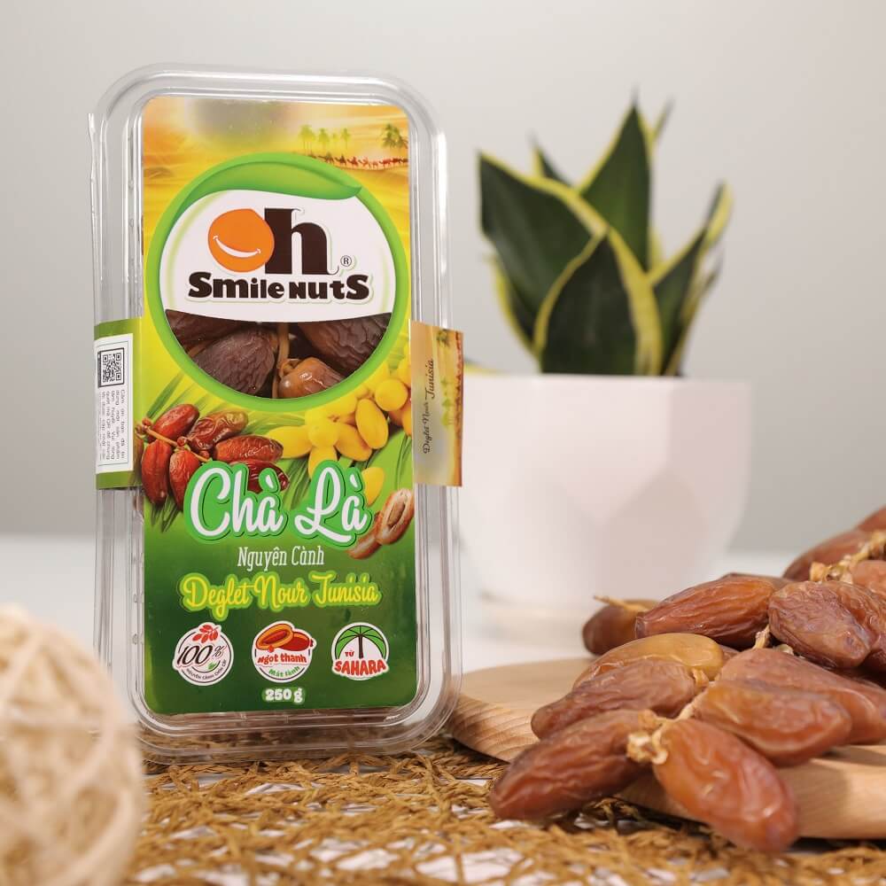 Chà Là Nguyên Cành Smile Nuts hộp 250g - Dòng Chà Là Deglet Nour Nhập Khẩu Từ Tunisia (Chà là với thớ thịt mềm, dẻo, thoảng vị mật ong)