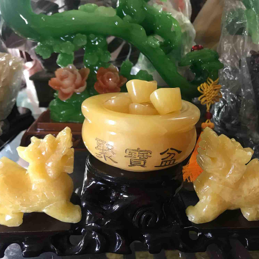 CẢ BỘ GỒM TỲ HƯU và BÁT TỤ TÀI GỒM 10 THỎI VÀNG ĐÁ NGỌC HOÀNG LONG VÀNG MỆNH KIM THỔ THỦY ĐẾ GỖ ĐÁ 30cm đk 15cm