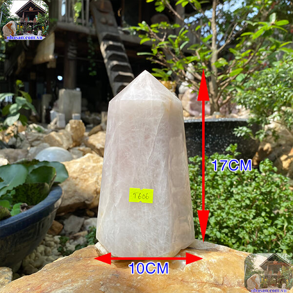Trụ lục giác thạch anh hồng giúp gia chủ muôn sự tốt lành-1.9kg -T606