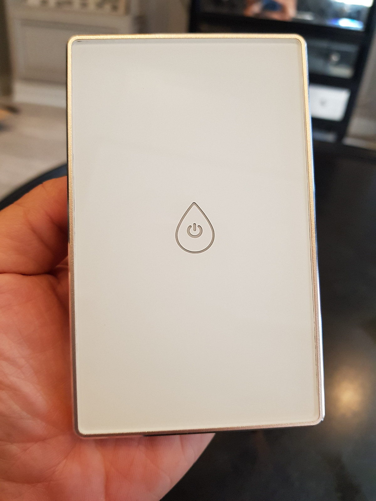 Công Tắc Thông Minh cao cấp Wifi Tuya Dùng Cho Bình Nóng Lạnh Công Suất Cao 20A