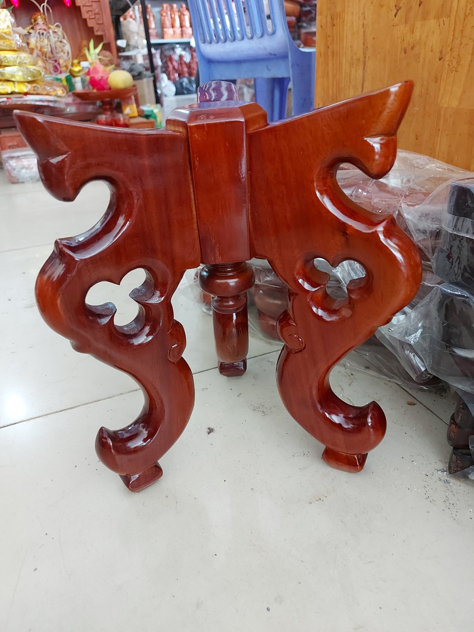 CHÒ GỖ TRÀM 3 CHÂN CHẠM HOẠ TIẾT + ĐĨA CHƯNG TRÁI CÂY BÀN THỜ