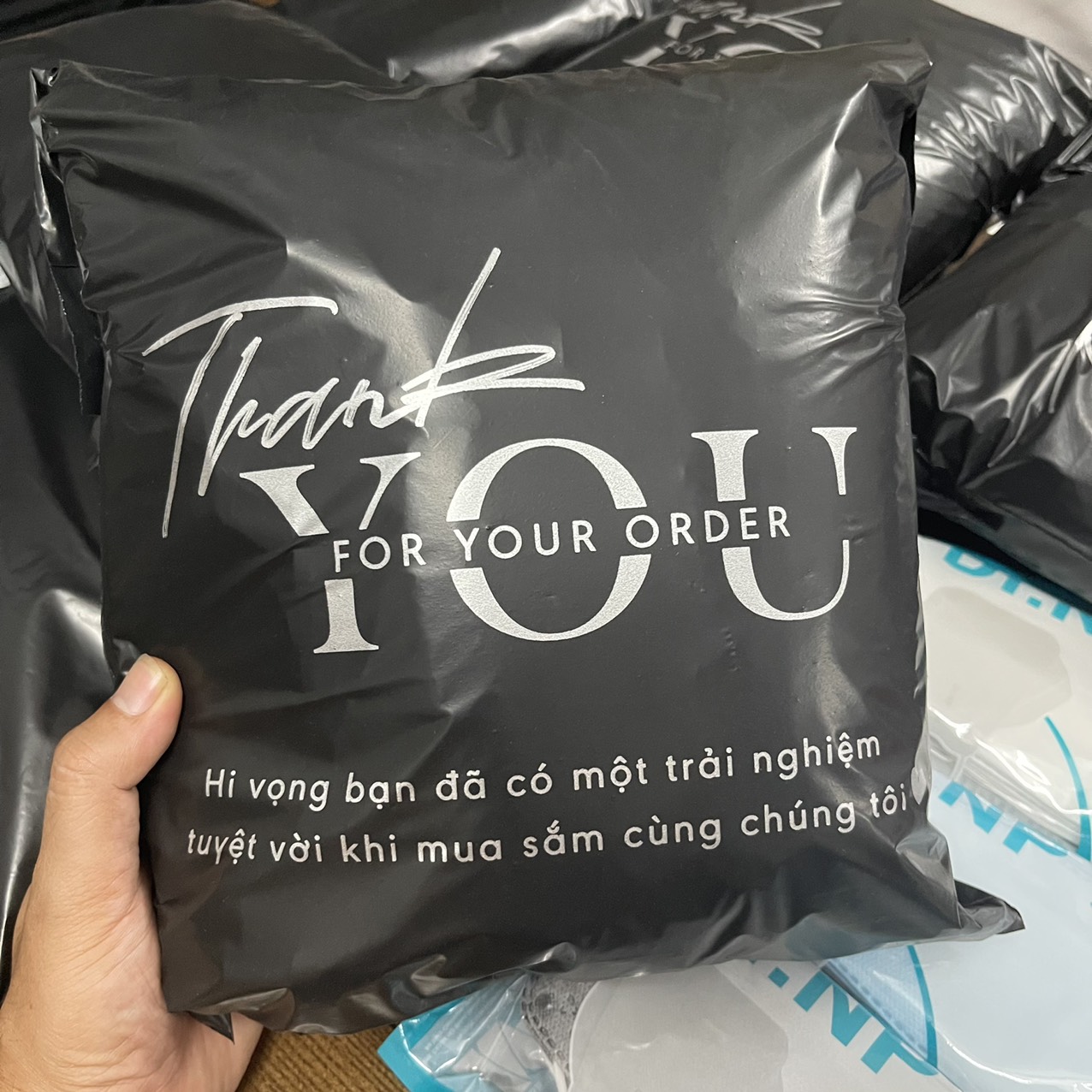 Sỉ 1 Thùng 300 Chiếc / 100 Chiếc / 60 Chiếc Khẩu Trang KF94 Kiểu Hàn Quốc 4 Lớp Kháng Khuẩn Kháng Bụi Mịn lên đến 99%, đạt tiêu chuẩn ISO - Hàng Chính Hãng DR NP
