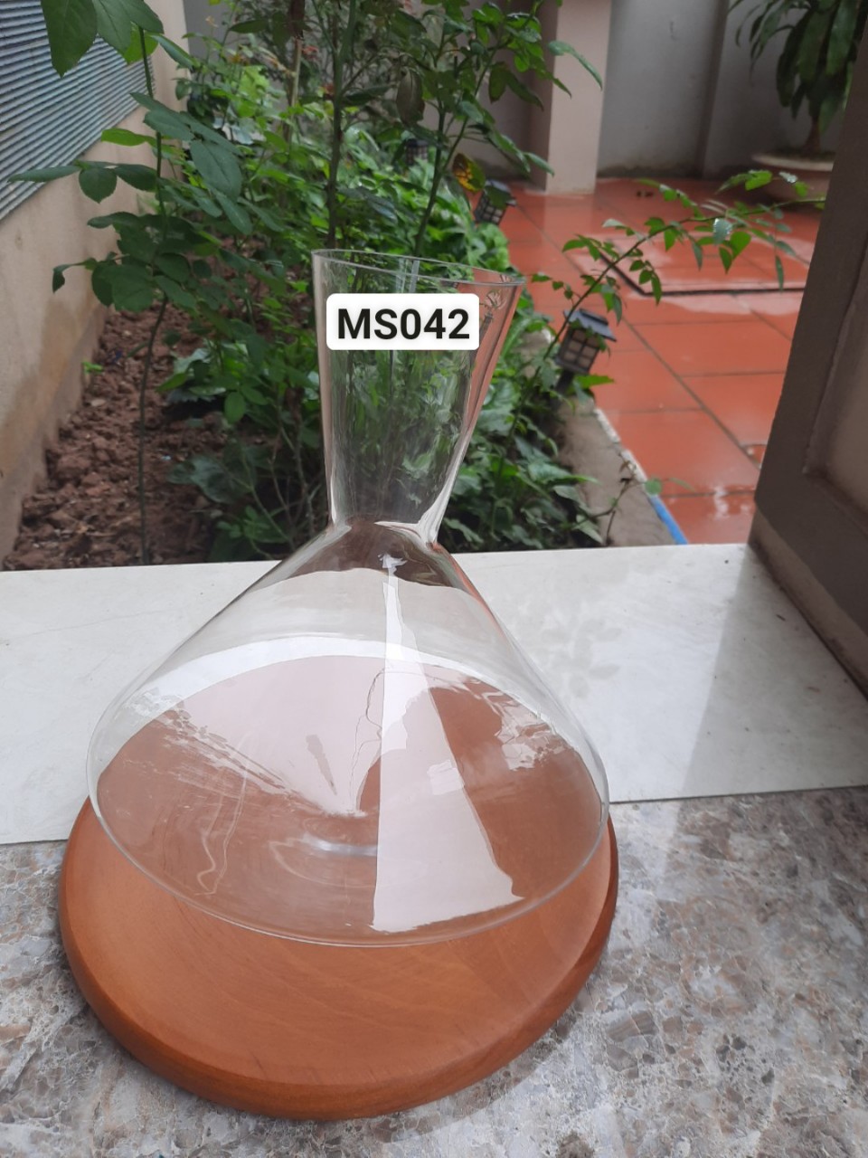Bình thở vang xoay kèm đế gỗ 2000ml - Decanter MS 042