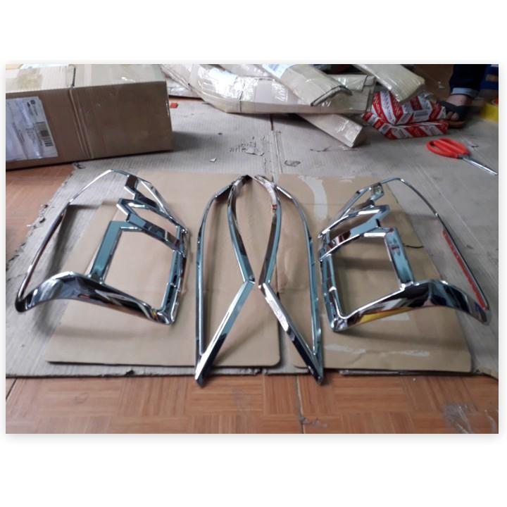 Bộ ốp viền đèn pha & hậu mạ crom dành cho xe Triton 2019