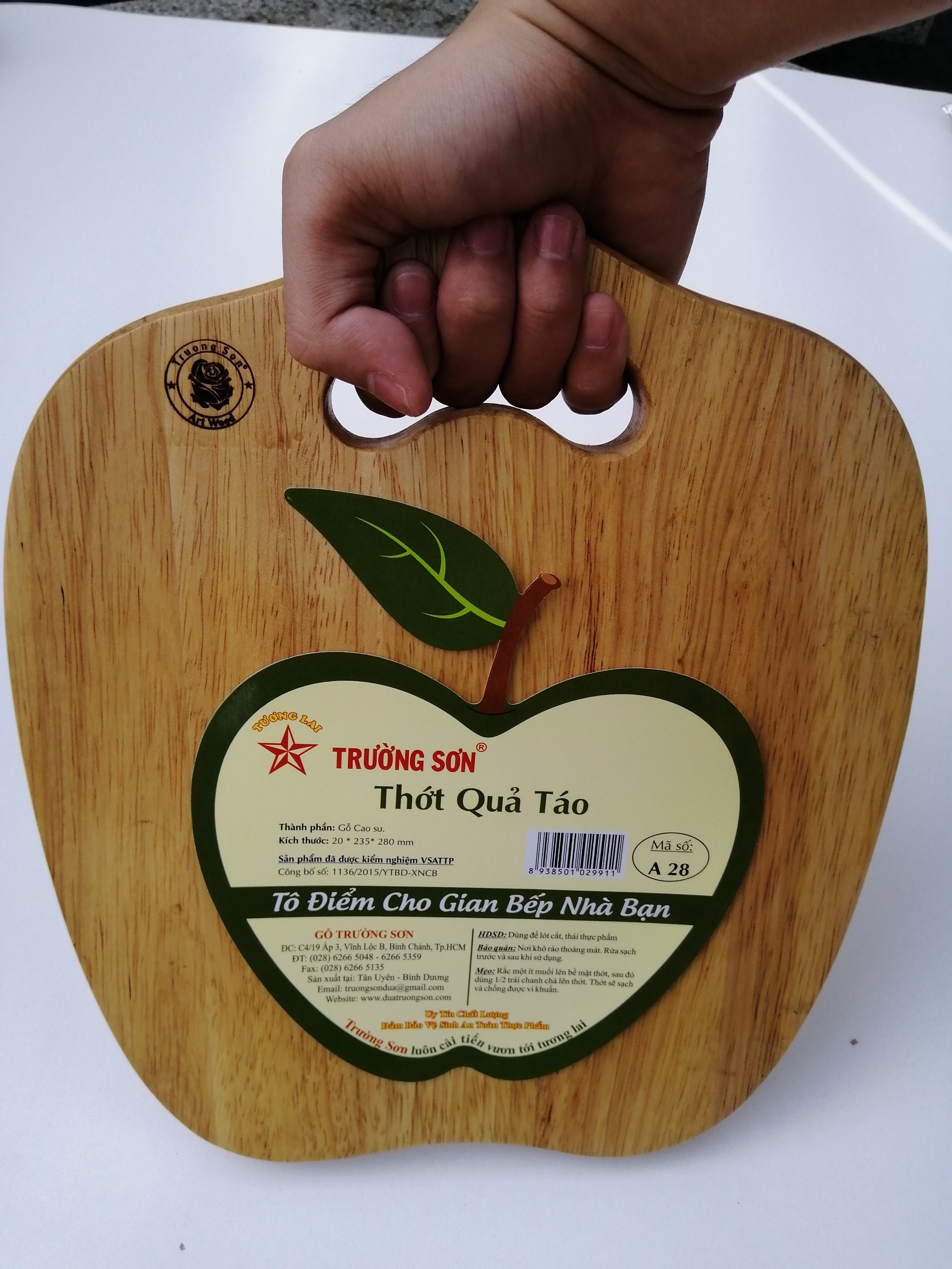 Thớt Gỗ Cao Su Kiểu Dáng Quả Táo A28 - Đồ Dùng Nhà Bếp Thương Hiệu Trường Sơn