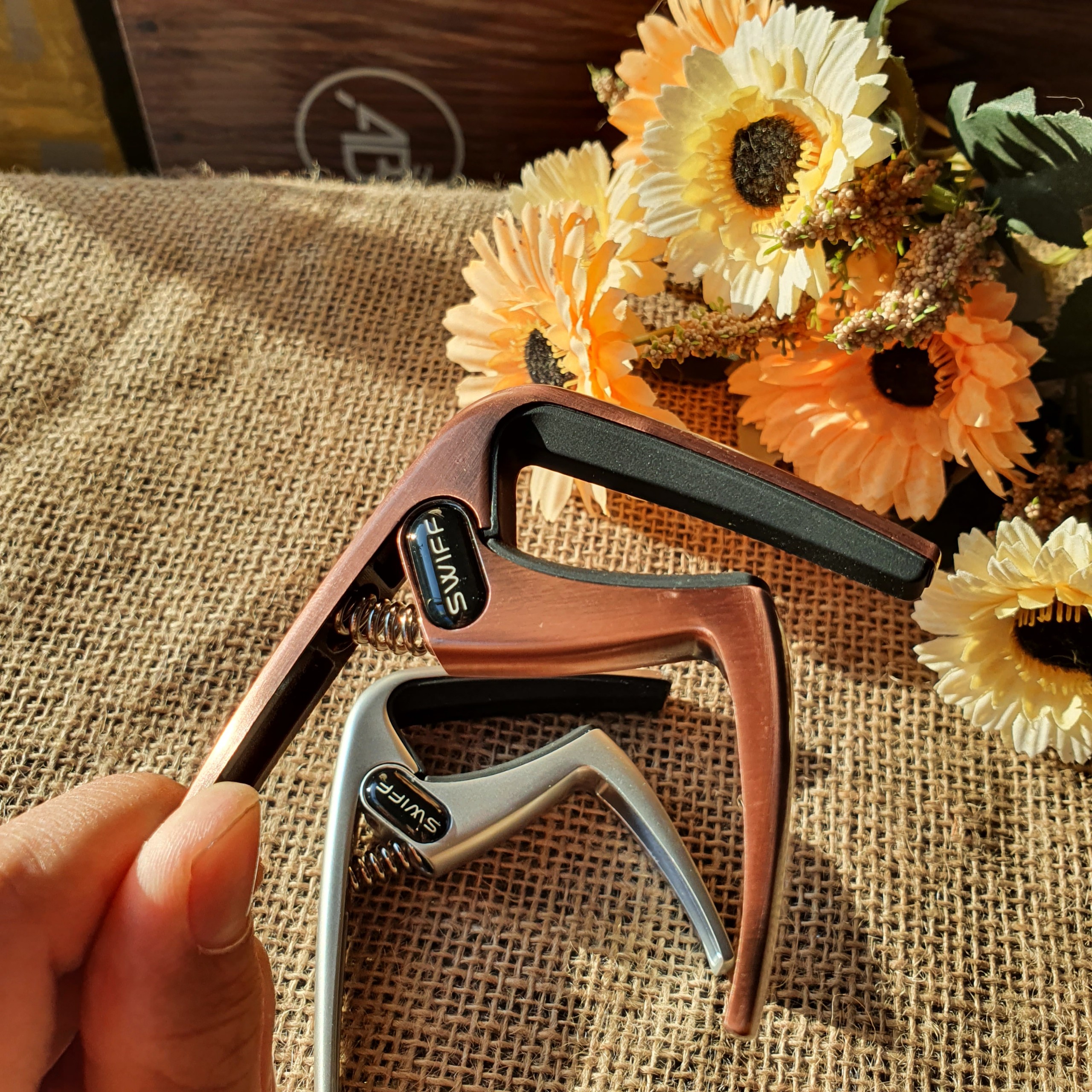 Capo guitar cao cấp SWIFF - Capo đúc nguyên khối không rỉ - Đặt hàng tặng pick