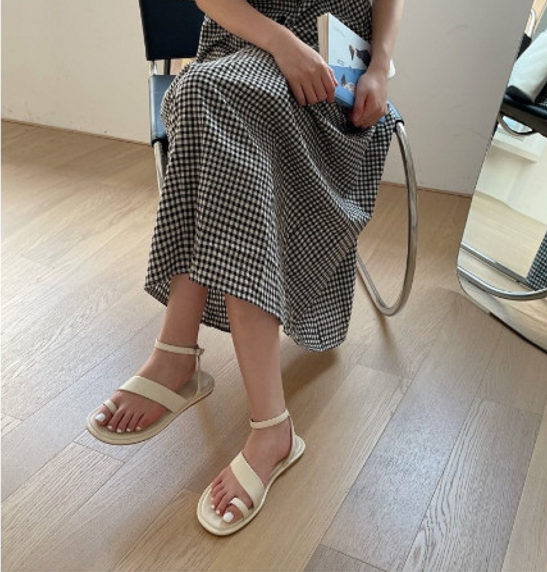Giày sandal đế thấp xỏ ngón quai ngang mã THS39 trẻ trung, năng động