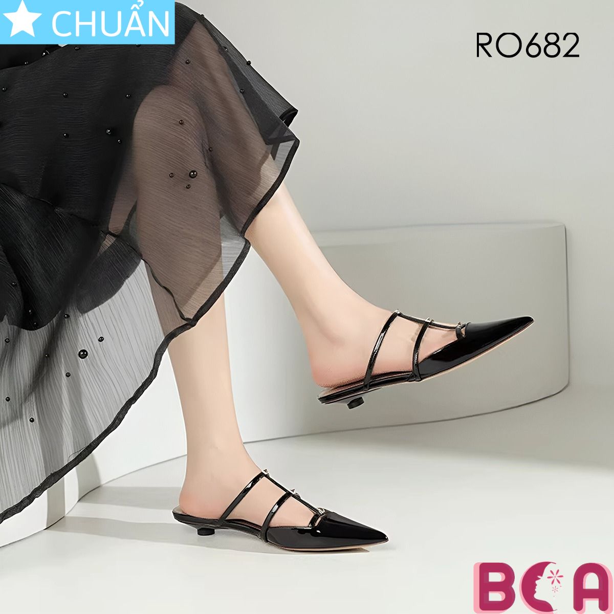 Dép Guốc Nữ Gót 4cm RO682 ROSATA tại BCASHOP Nhẹ Nhàng, Tinh Tế, Dễ Dàng Mix Đồ, Với Chất PU Cao Cấp, Êm Chân