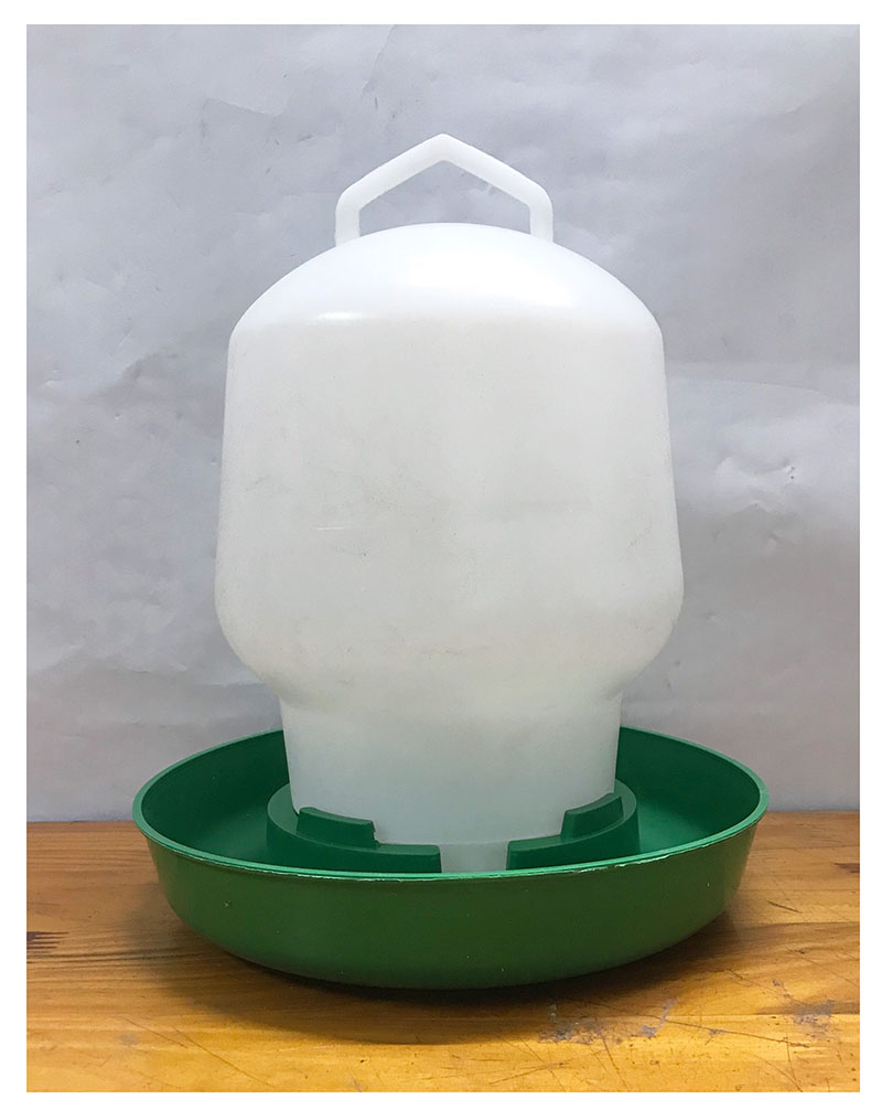 1 Bình Đựng Nước Cho Gia Cầm  Dung Tích: 4L - Máng uống nước Bình Thuận 4 lít