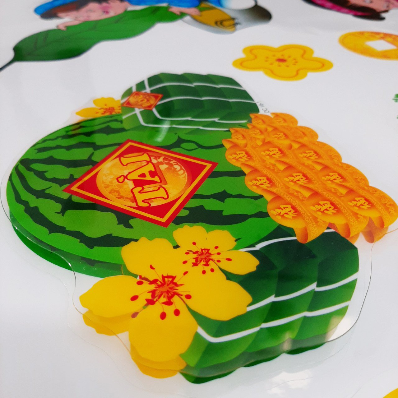 DECAL TRANG TRÍ TẾT HỌA TIẾT NỔI 3D HÌNH EM BÉ GÓI BÁNH