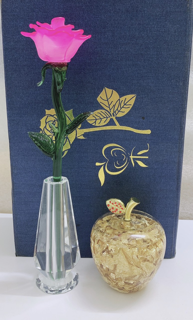 Sét hoa hồng thủy tinh và quả táo vàng - ANTH