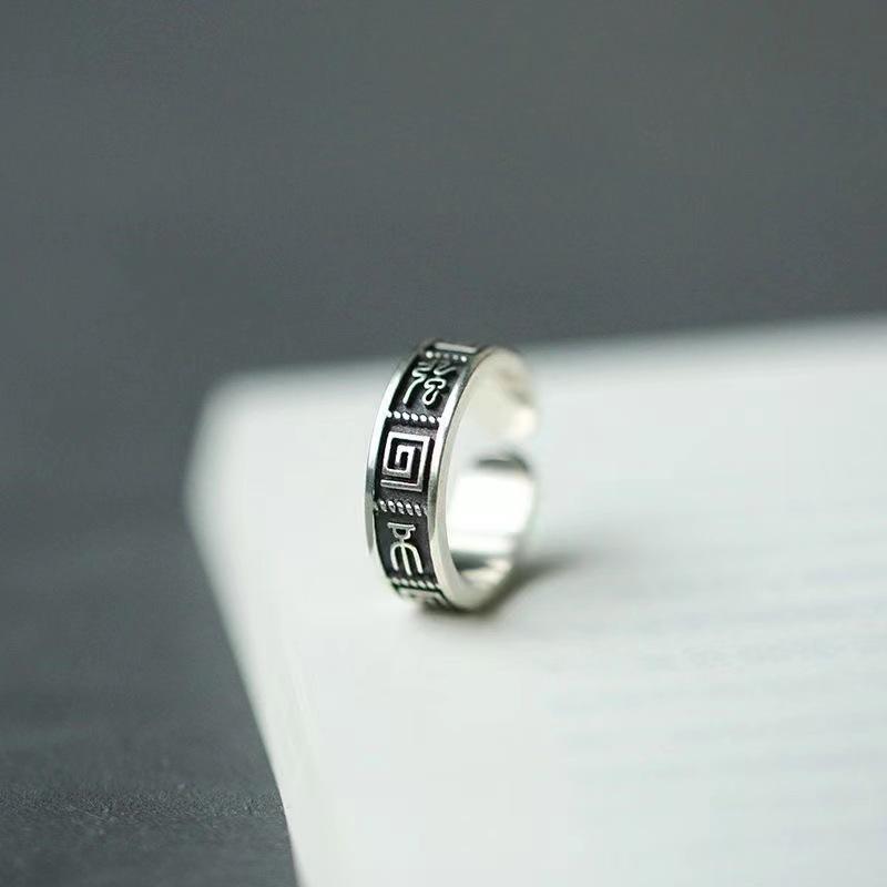 Nhẫn Nam Nữ Khắc Kí Tự La Mã Cổ Latin Ring Thời Trang Nam Nữ Unisex Chất Liệu Titan Đẹp Đơn Giản Không Gỉ Camcamvintage