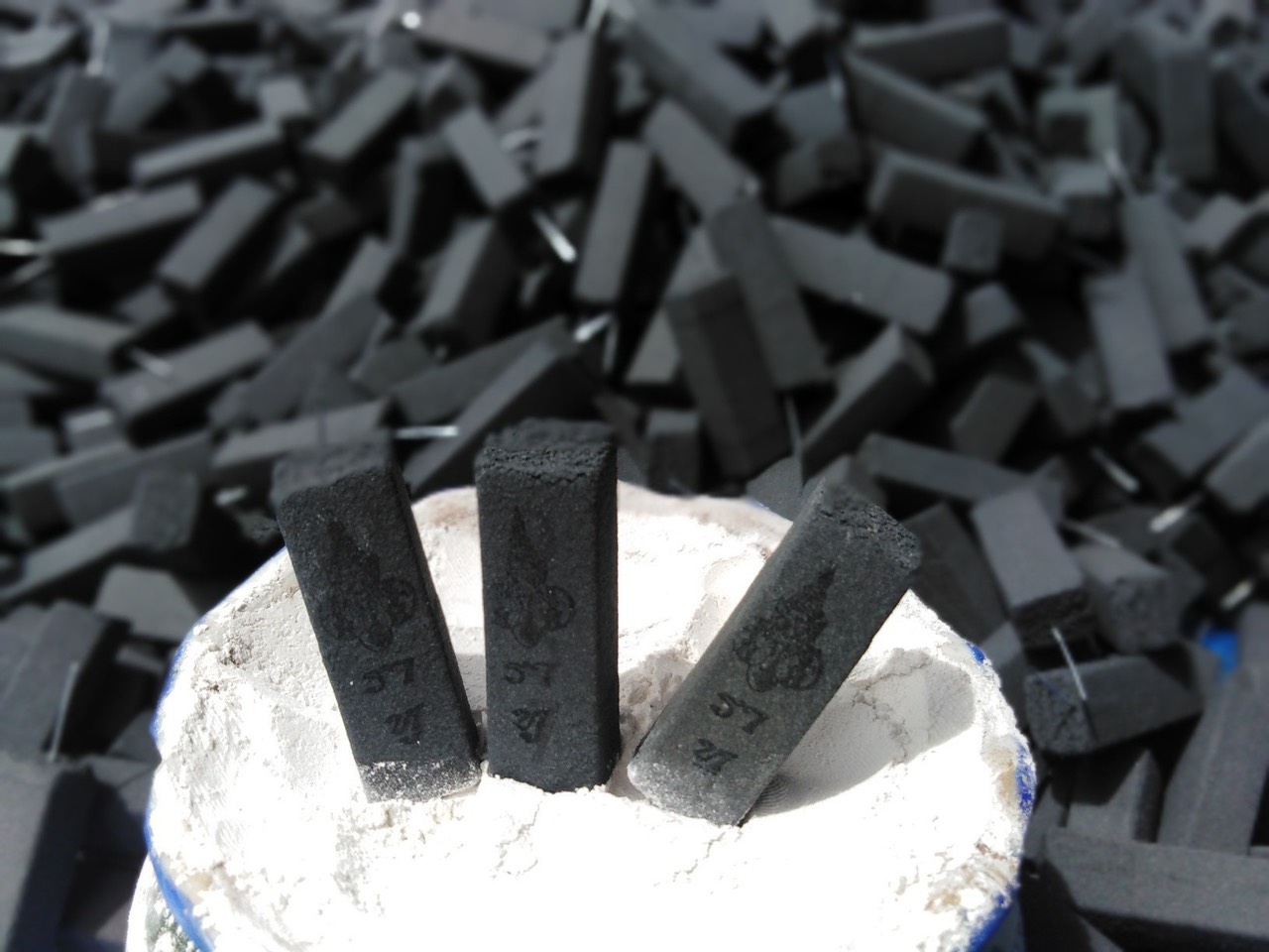 Nhang xin số Rahu giải xui - 10 nhang 2 số