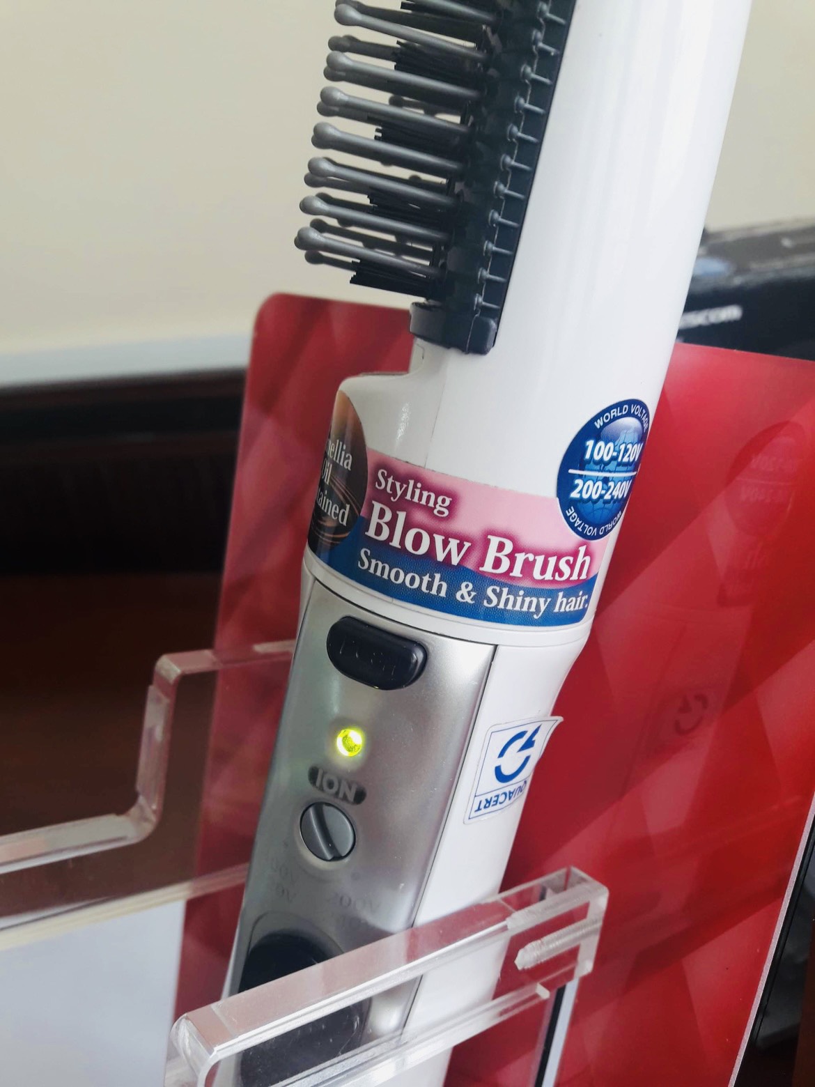 Máy Tạo Kiểu Tóc Bổ Sung Ion Âm Tescom NBIC32