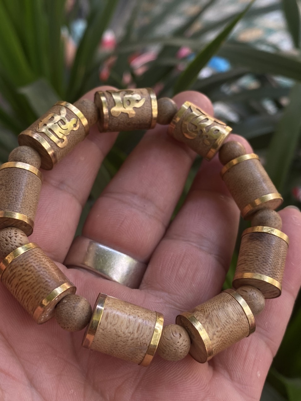 Vòng Tay Trầm Hương Tốc Việt được bọc Vàng Non chữ Phúc- Lộc- thọ/Trầm Hương Thanh Hùng