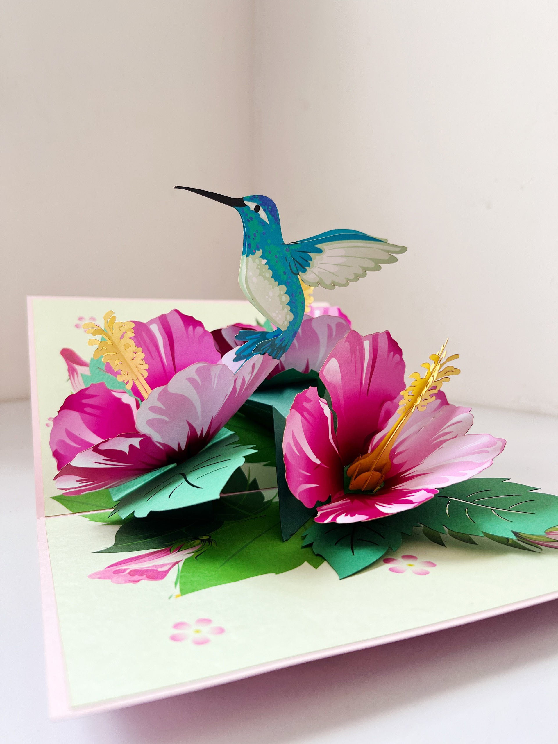 F15 -  Thiệp 3D Chim Ruồi &amp; Hoa Hồng Dâm Bụt – Pop Up Card Viethands Giftshop