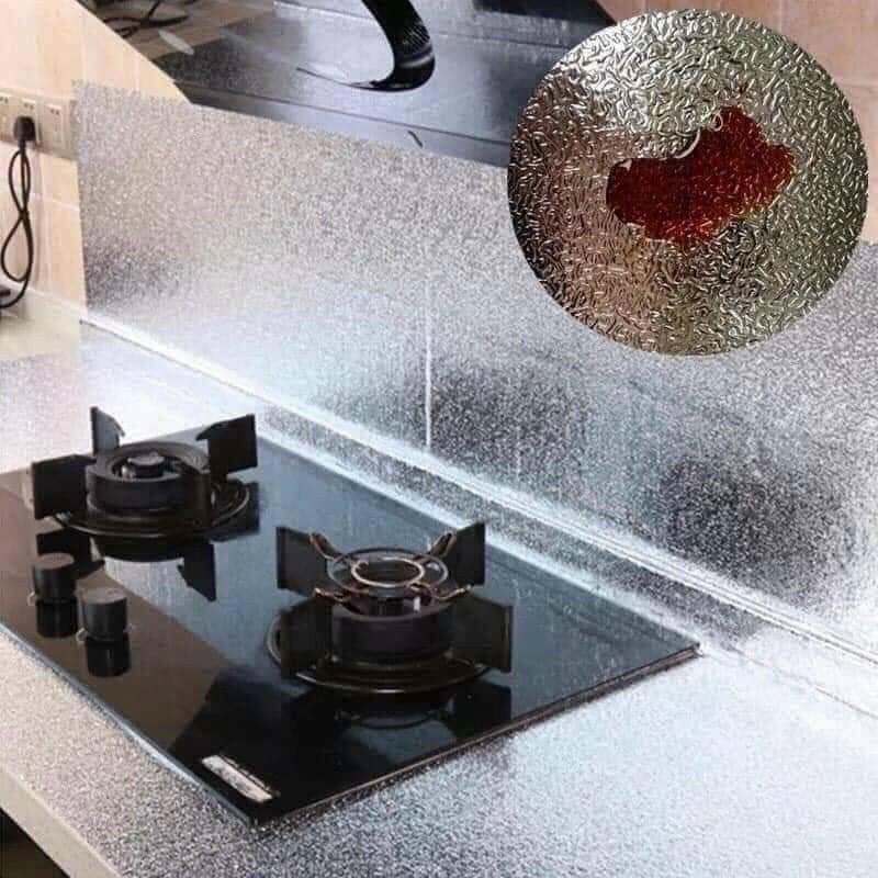 Cuộn giấy bạc dán bếp cách nhiệt, miếng decal dán tường nhà bếp chống thấm bền đẹp