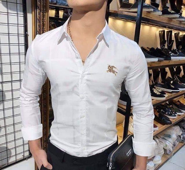 Áo sơ mi nam nữ logo sọc có 2 màu trắng đen TM cao cấp