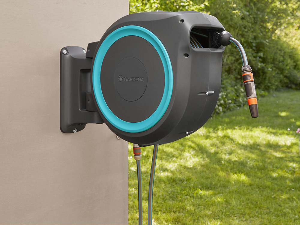 Bộ vòi tưới treo tường dây cuốn tự động 35m Gardena 18630-20 hàng chính hãng