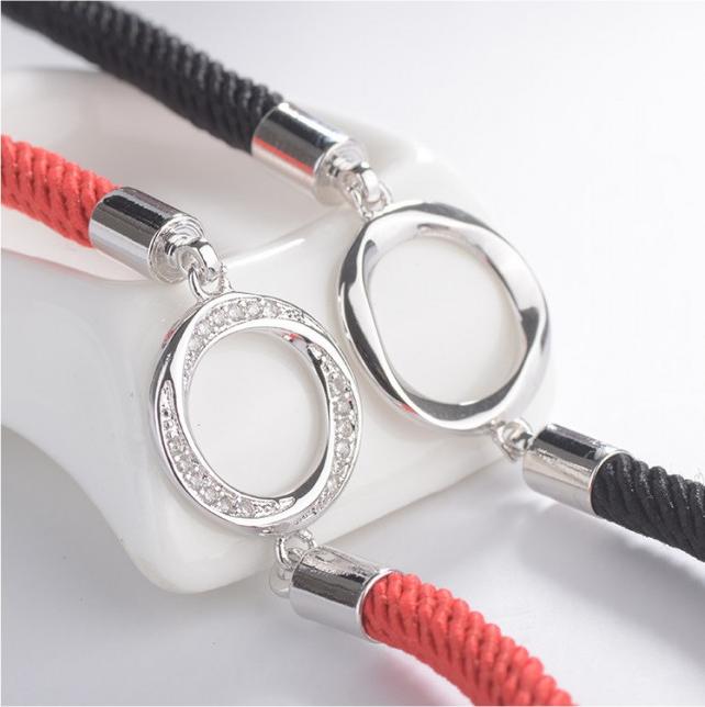 COMBO- CẶP VÒNG TAY ĐÔI Bracelet tình yêu (Đồng trắng mạ Bạch kim) (Đen và Đỏ)