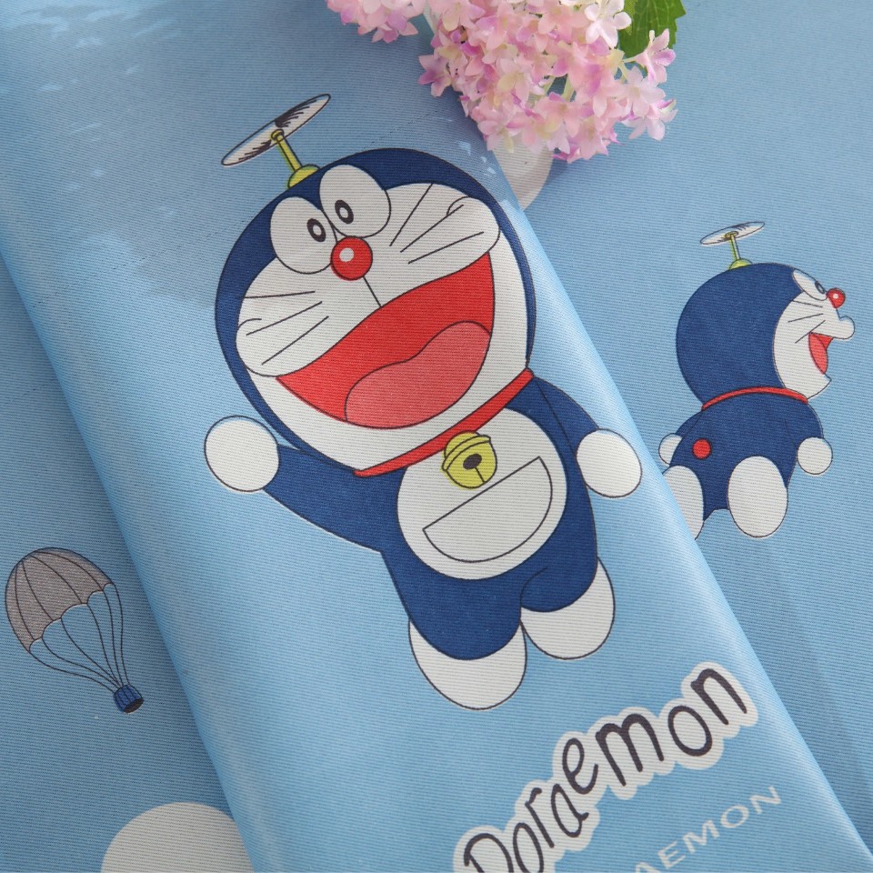 Rèm vải treo cửa chắn sáng họa tiết đô rê mon