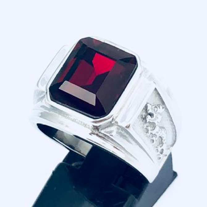 Nhẫn nam màu trắng khắc rồng thiêng mặt đá đỏ ver2 MNH003T-2 Không đen không gỉ sét