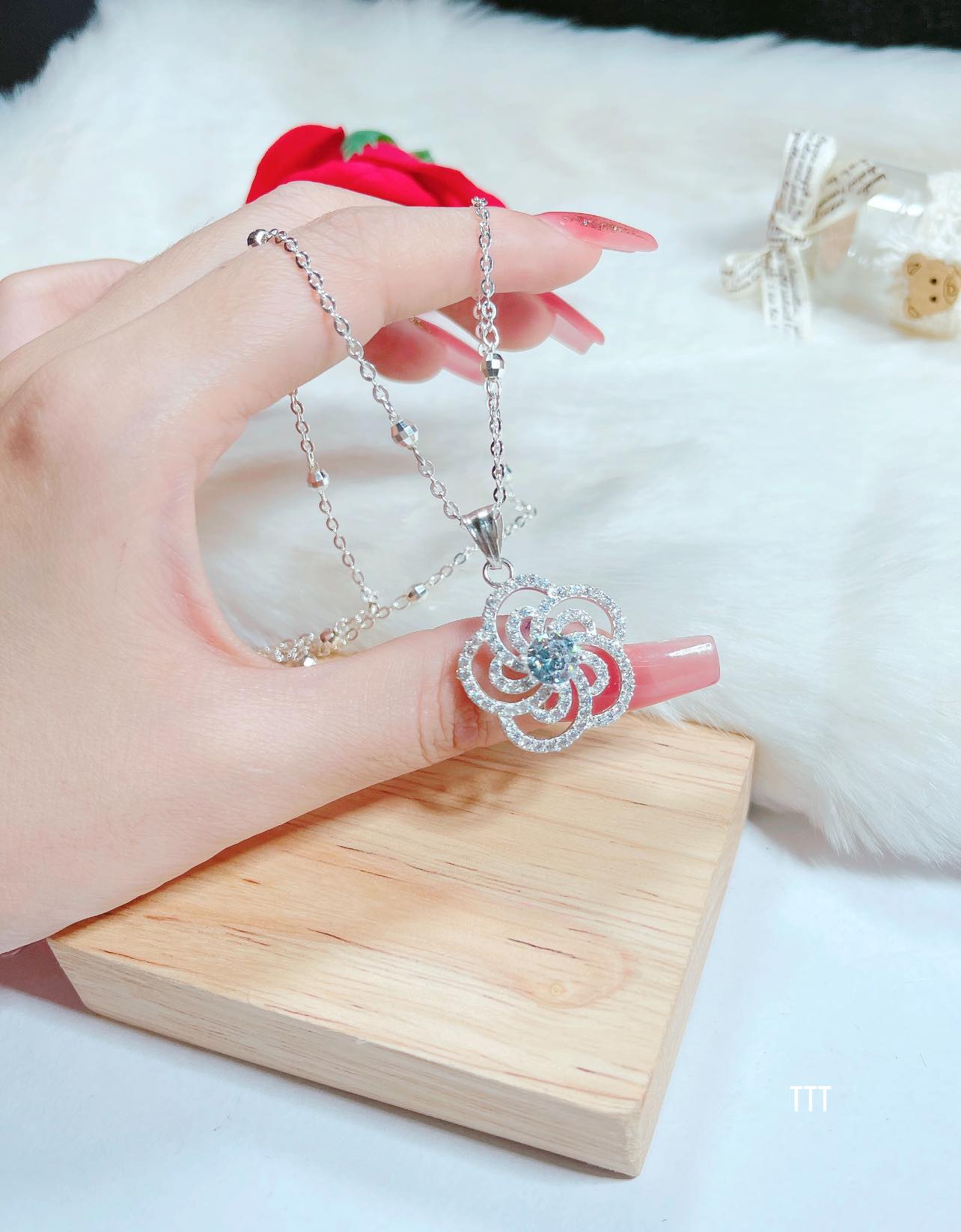 Dây chuyền nữ mặt hoa chất liệu bạc s925 MS22a