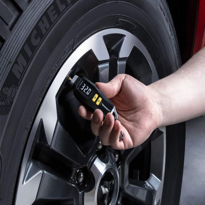 Đồng hồ đo áp suất lốp điện tử Michelin 12290 duy trì áp suất lốp bình thường, giảm hao mòn lốp và kéo dài tuổi thọ lốp - Hàng Nhập Khẩu