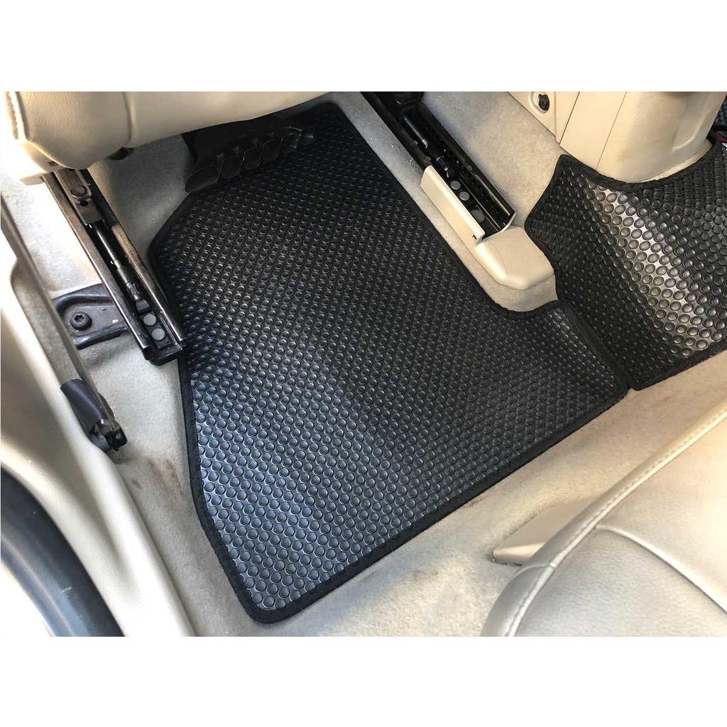 Thảm lót sàn ô tô KATA cho xe Ford Focus - Khít với sàn xe, Chống thấm, Chống trơn, Không mùi, Không ẩm mốc