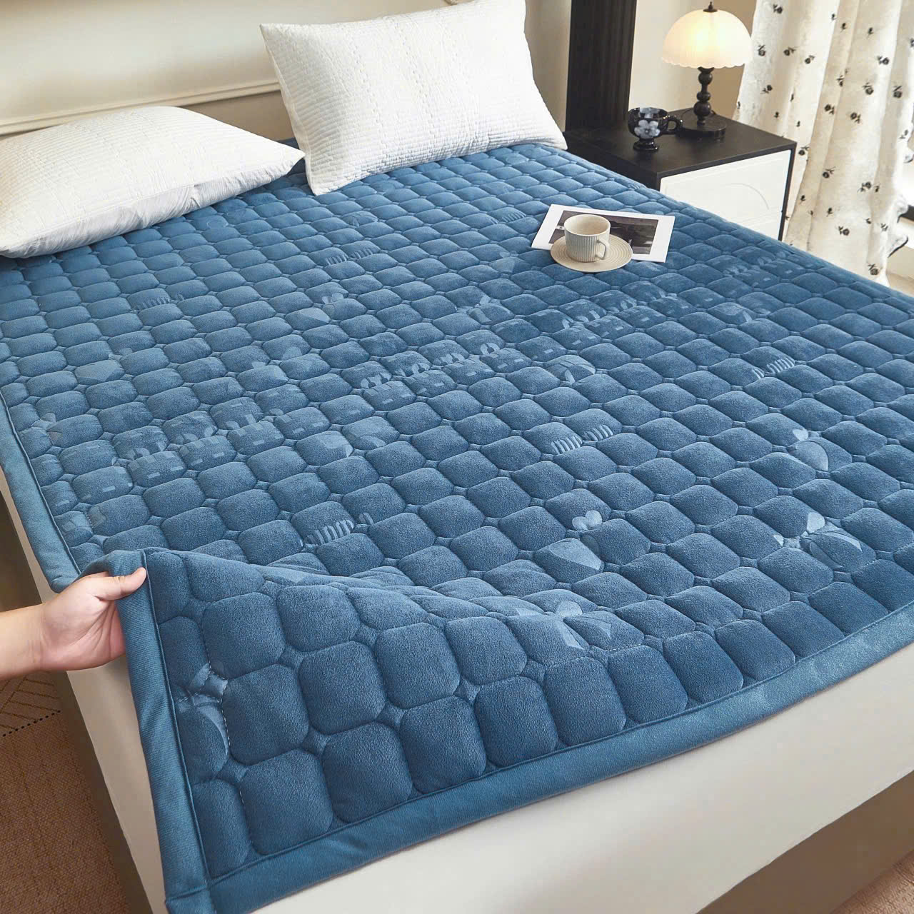 Nệm Topper Đệm Bông Thảm Nỉ Nhung Trải Giường Cao Cấp, Thảm Nhập Khẩu Trần Bông Đa Năng Trải Sàn Êm Ái 1M6 - 1M8 - HÀNG CHÍNH HÃNG MINIIN