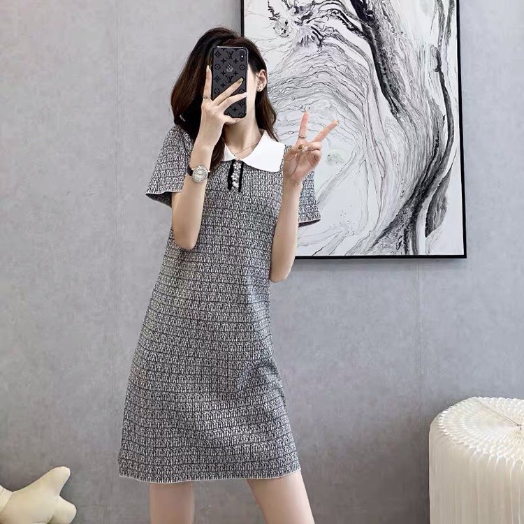 Đầm len suông cổ bẻ