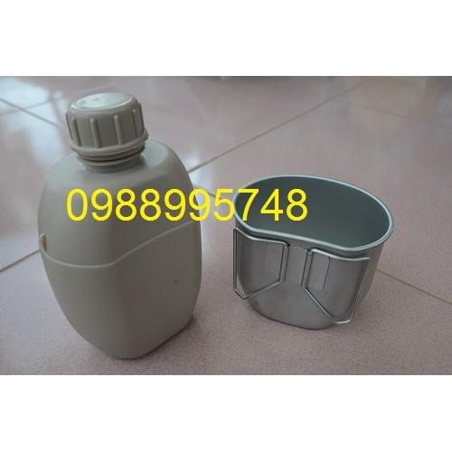 BÌNH NƯỚC NHỰA VÀ CA INOX CÓ QUAI XẾP